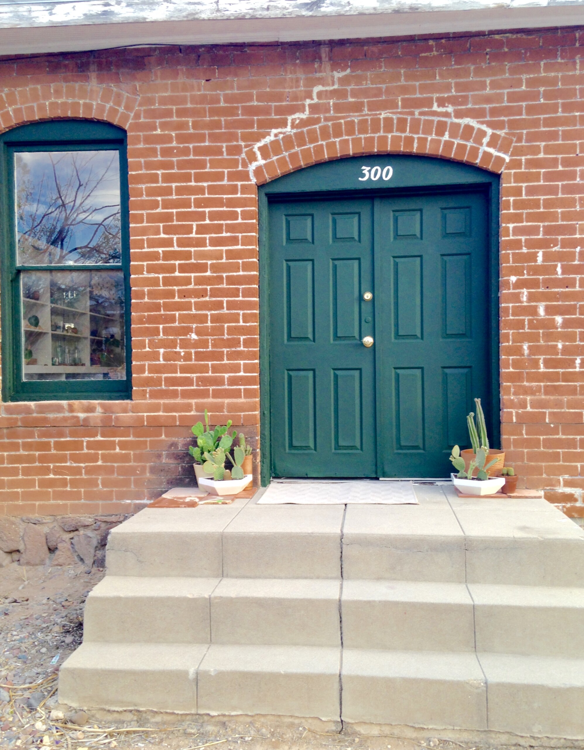 300 E 17th St